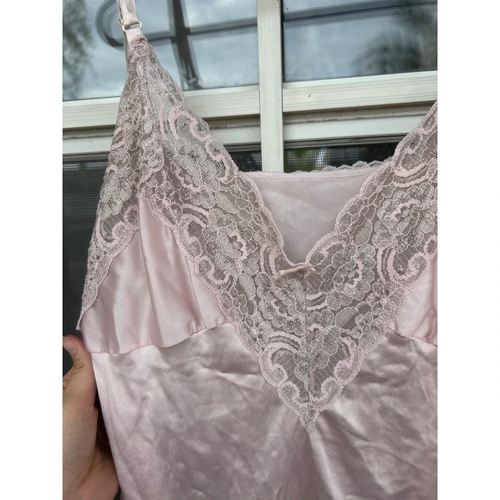 Ashley Taylor Vintage Pink Lace Trim Full Slip Dress Nylon 36 Coquette Fairycore